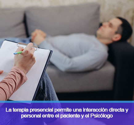 Psicólogo y paciente en terapia